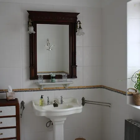 Le Montesser Bed and Breakfast Villebaudon