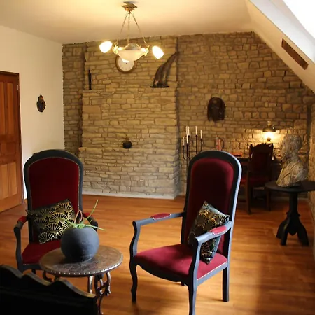 Le Montesser Bed and Breakfast Villebaudon